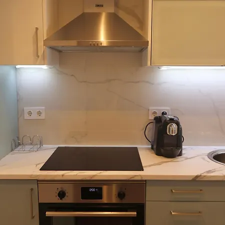 Moradia Do Sal, Walking To The Beach And Old Town