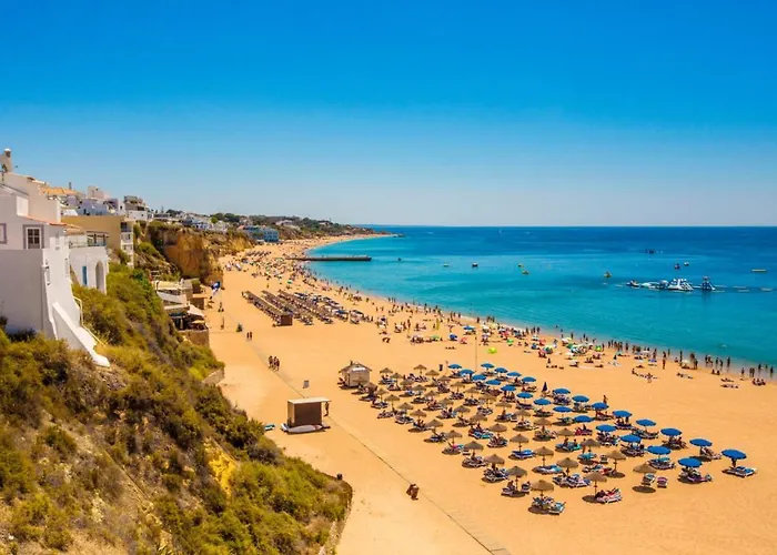 With Sea View, Ac And Walking To The By Algarve Dream Holidays Сasa de vacaciones Albufeira