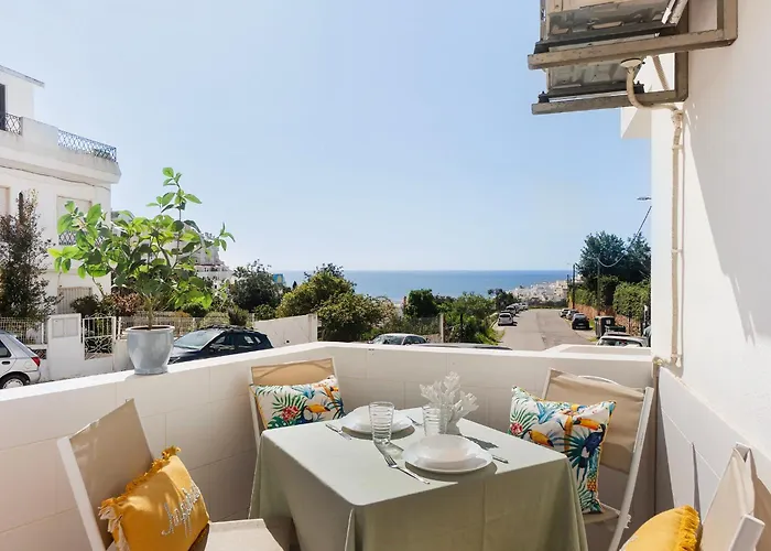 Сasa de vacaciones With Sea View, Ac And Walking To The By Algarve Dream Holidays Albufeira