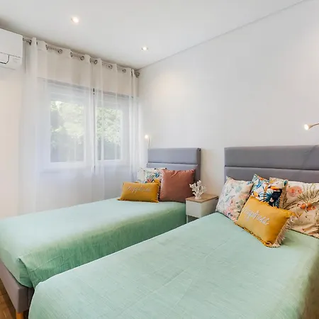With Sea View, Ac And Walking To The By Algarve Dream Holidays * Албуфейра